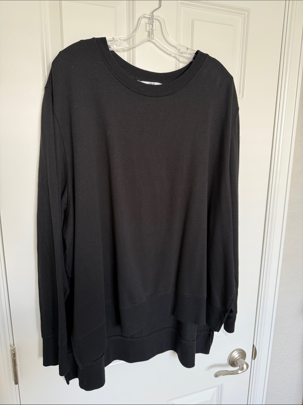 JoyLab Black Crewneck Pullover Sweatshirt
